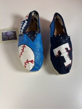 Custom Painted TOMS Shoes Women’s 10 Baseball Texas Rangers Blue White Glitter